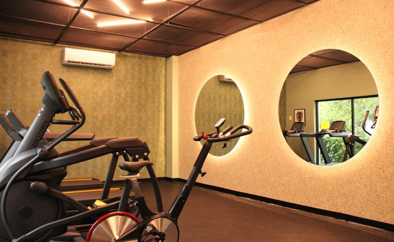 Aurea Hotel And Suites Zapopan Bagian luar foto