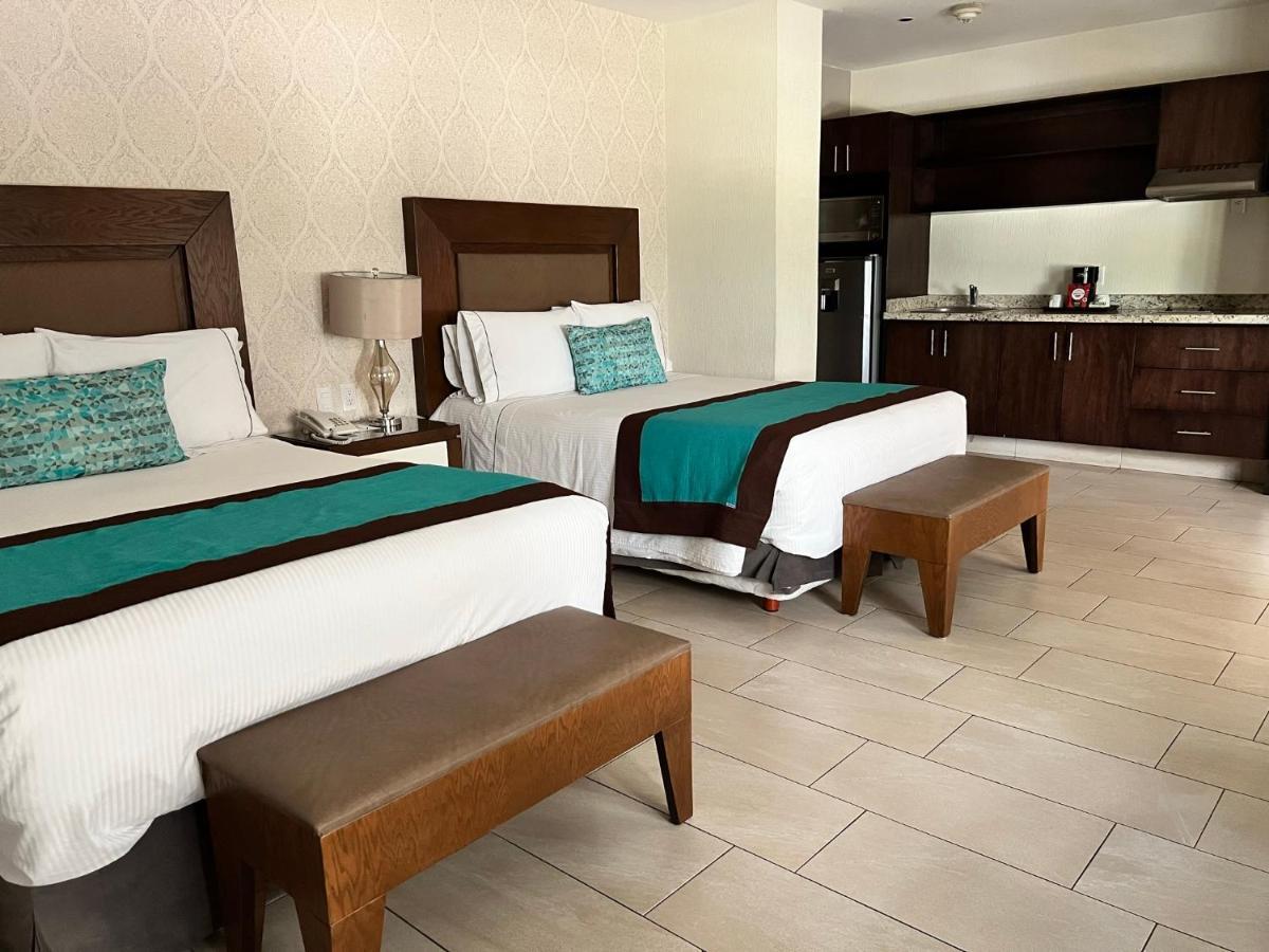 Aurea Hotel And Suites Zapopan Bagian luar foto