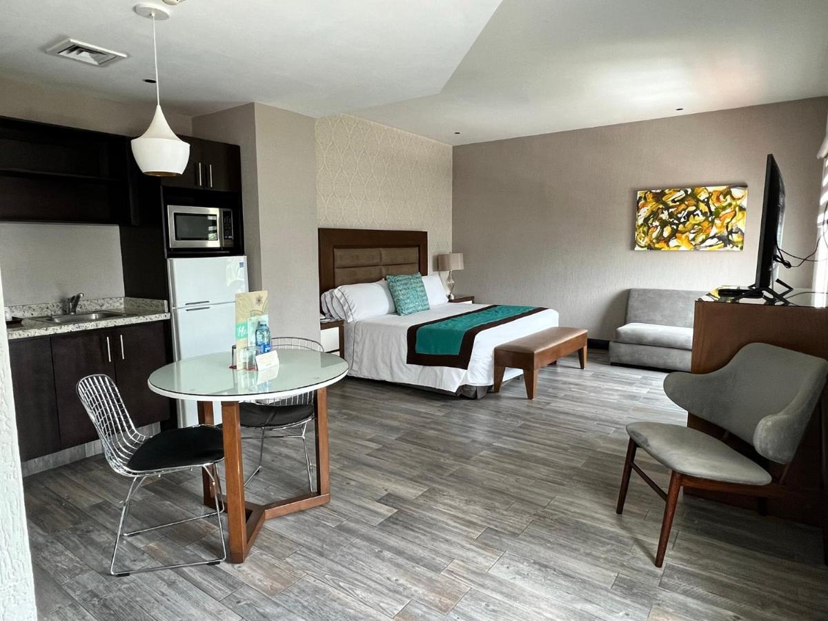 Aurea Hotel And Suites Zapopan Bagian luar foto