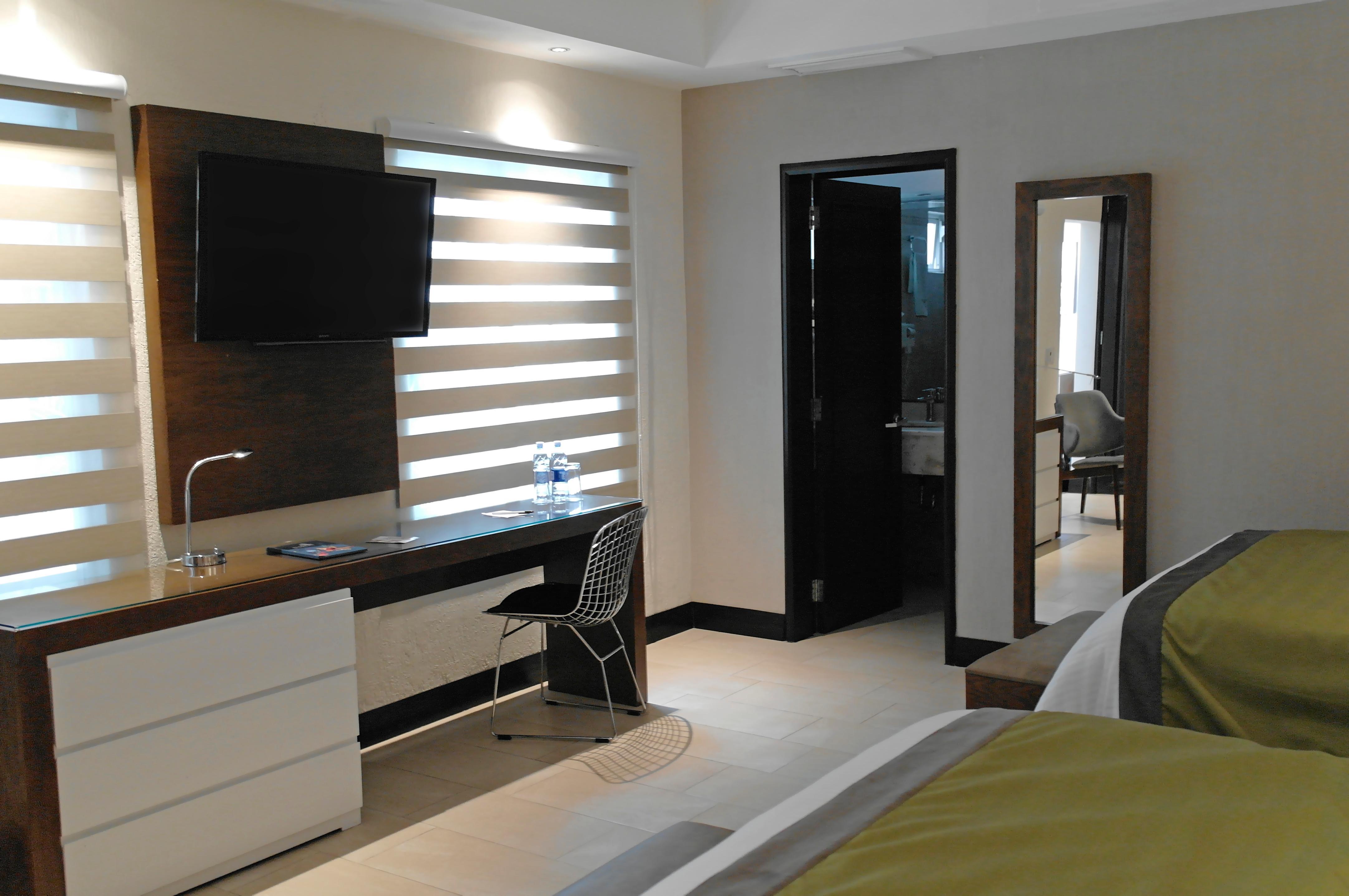 Aurea Hotel And Suites Zapopan Bagian luar foto