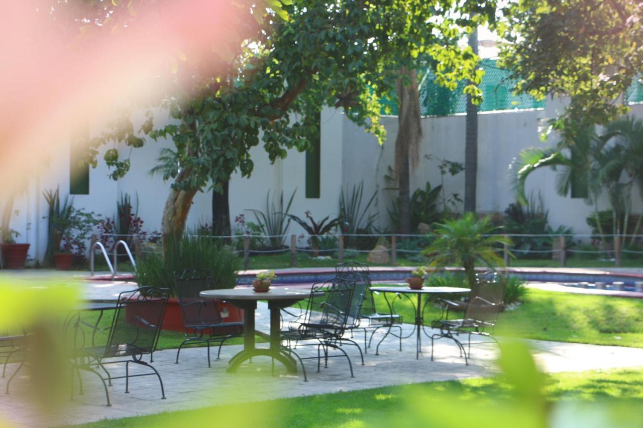 Aurea Hotel And Suites Zapopan Bagian luar foto